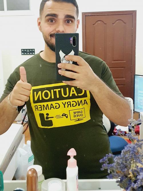 أ***ت
